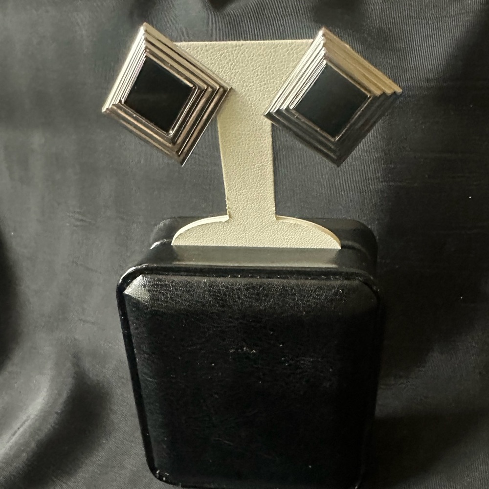 Vintage Carla 14/20 Onyx Earrings